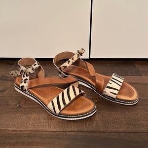 DiBa True | animal print sandals